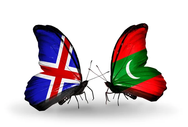 Mariposas con banderas de Islandia y Maldivas en alas —  Fotos de Stock