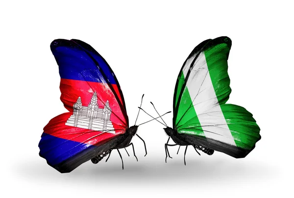Бабочки с флагами Камбоджи и Нигерии на крыльях — стоковое фото