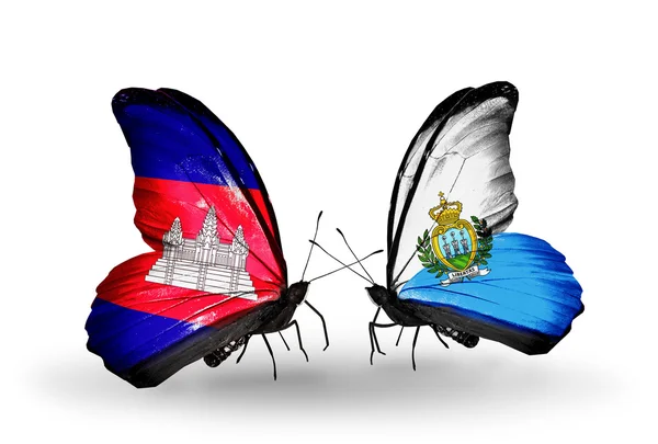 Mariposas con banderas de Camboya y San Marino en alas — Foto de Stock