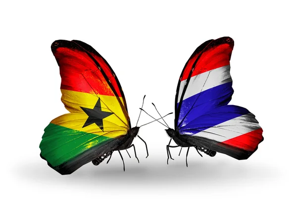 蝴蝶翅膀上的加纳和泰国国旗 — 图库照片