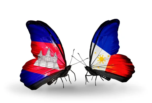 Kelebek kanatları üzerinde Filipinler ve Kamboçya bayraklı — Stok fotoğraf