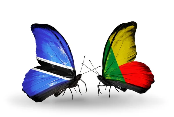 Farfalle con bandiere Botswana e Benin — Foto Stock