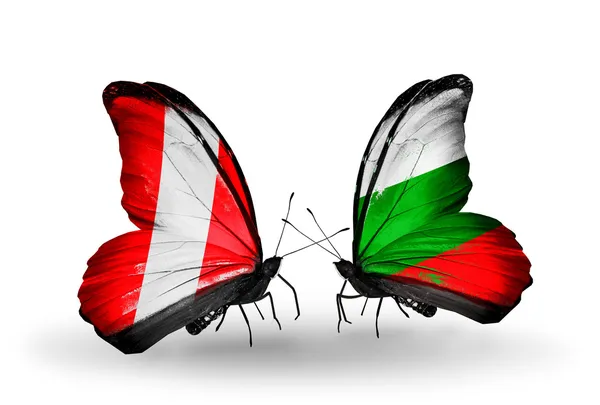 Butterflies with Peru and Bulgaria flags — Stock Photo, Image