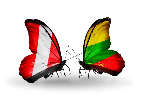 Peru ve Litvanya bayrağı ile kelebekler — Stok fotoğraf