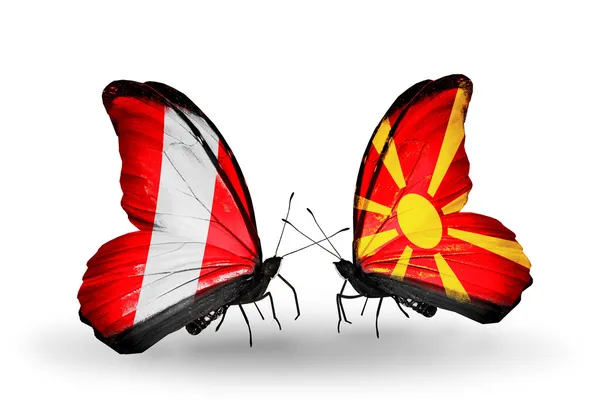 Mariposas con banderas de Perú y Macedonia — Foto de Stock