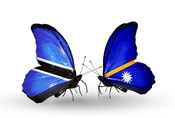 Papillons avec drapeaux Botswana et Nauru — Photo