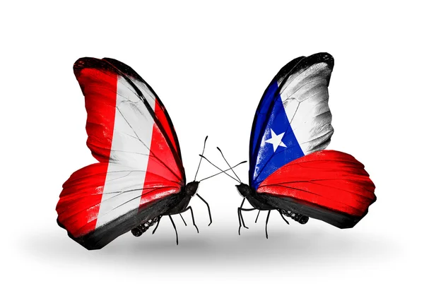 Mariposas con banderas de Perú y Chile — Foto de Stock