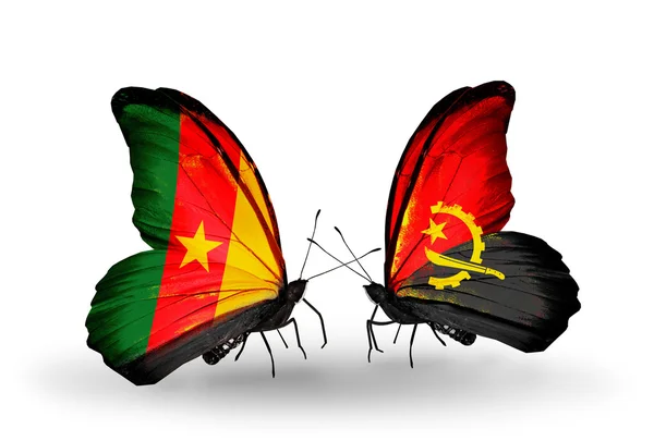 Mariposas con banderas de Camerún y Angola —  Fotos de Stock