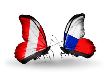 peru ve Çek bayrakları taşıyan kelebekler