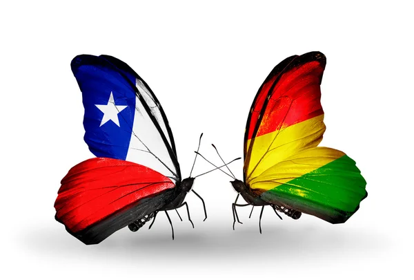 Mariposas con banderas de Chile y Bolivia — Foto de Stock