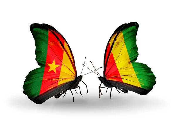 Papillons avec drapeaux Cameroun et Guinée — Photo