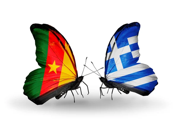 Mariposas con banderas de Camerún y Grecia —  Fotos de Stock