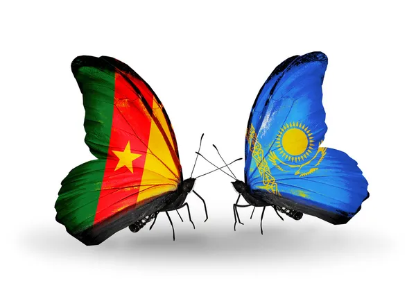 Бабочки с флагами Камеруна и Казахстана — стоковое фото