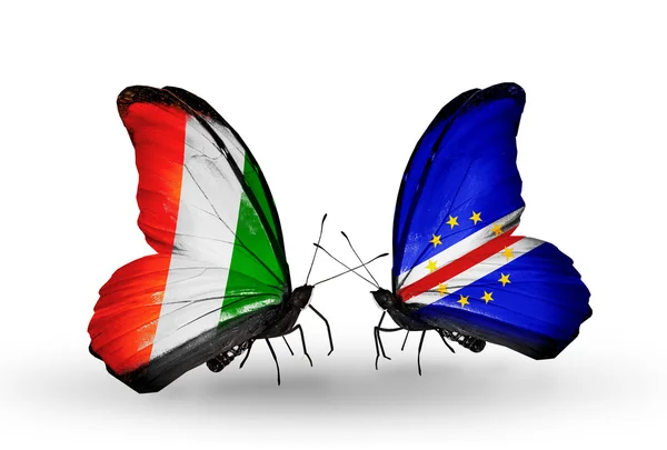 Borboletas com bandeira da Costa do Marfim e Cabo Verde — Fotografia de Stock