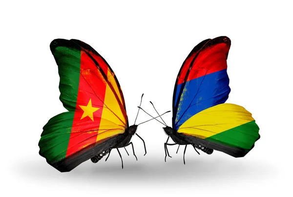 Butterflies with Cameroon and Mauritius flags — Stock Photo, Image