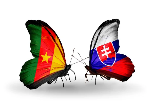 Butterflies with Cameroon and Slovakia flags — Stock Photo, Image