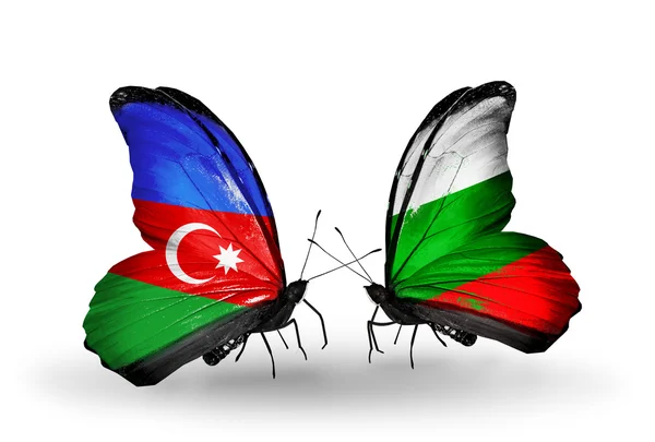 Schmetterlinge mit Azerbaidschan- und Bulgarienfahnen auf Flügeln — Stockfoto