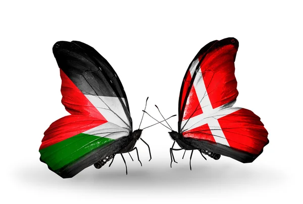 パレスチナとデンマーク フラグと蝶 — ストック写真