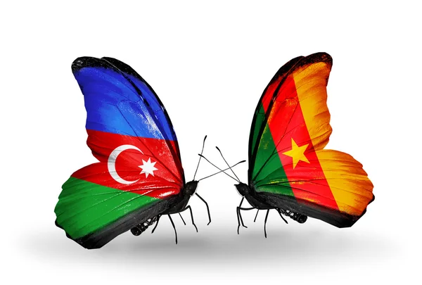Borboletas com bandeiras do Azerbaijão e dos Camarões — Fotografia de Stock