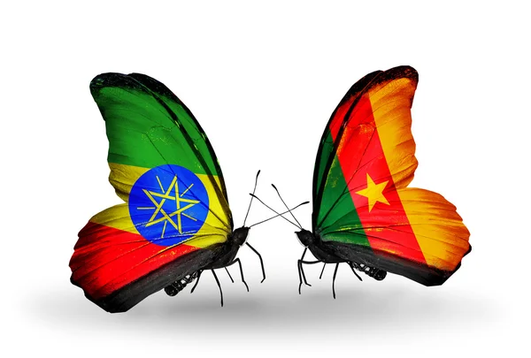 Kelebekler Etiyopya ve Kamerun bayrağı ile — Stok fotoğraf