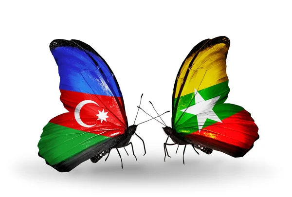 Deux papillons avec des drapeaux de l'Azerbaïdjan et du Myanmar — Photo