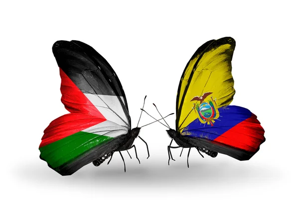 Duas borboletas com bandeiras da Palestina e Equador — Fotografia de Stock