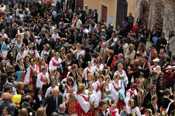 Easter parade Arnavut gelenekleri ile Sicilya kasabada. Piana degli albanesi, çevre palermo, İtalya — Stok fotoğraf