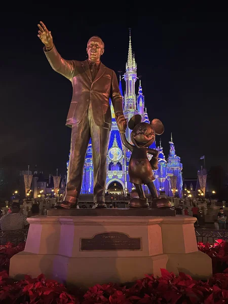 Walt Disney Mickey Mouse Statue Front Cinderella Castle Which Decorated — стоковое фото