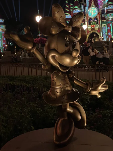 Estatua Del Aniversario Mickey Mouse Frente Castillo Cenicienta Magic Kingdom — Foto de Stock