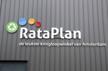 Amsterdam 'daki Billboard Geri Dönüşüm Dükkanı Rataplan Hollanda 27-6-2020