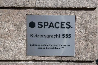 Amsterdam Keizersgracht Caddesi 'ndeki reklam panosu binası Hollanda 4-3-2020