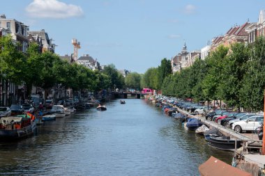 Amsterdam 'daki Walenweeshuissluis Köprüsü 23-8-2021