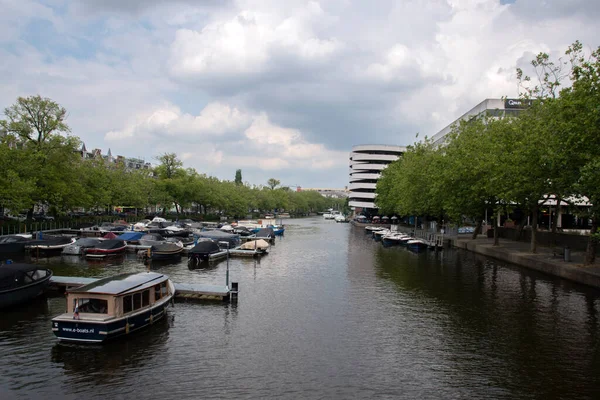 네덜란드 암스테르담의 란스크라 Elandsgracht Canal 2021 — 스톡 사진