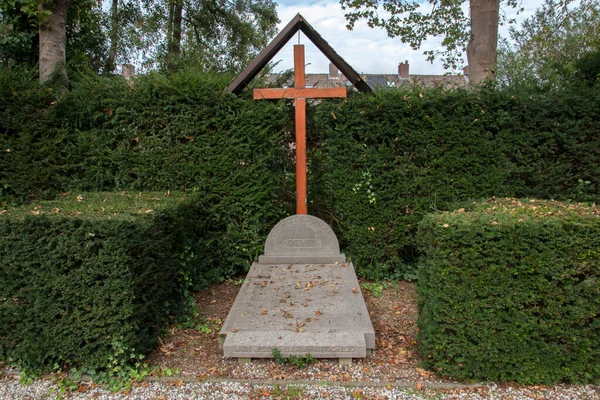Priestergrab Der Kirche Schuilkerk Hoop Diemen Niederlande 2019 — Stockfoto