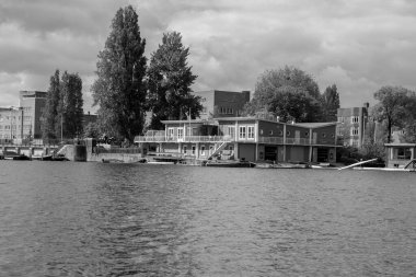 ASR Nereus İnşaat Amstel Nehri Amsterdam Hollanda 14 Mayıs 2020