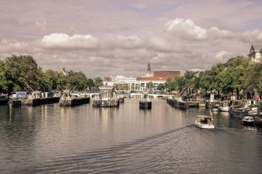 Amstelsluizen Sluices ve Magerebrug Köprüsü Amsterdam Amstel Nehri 29-9-2020