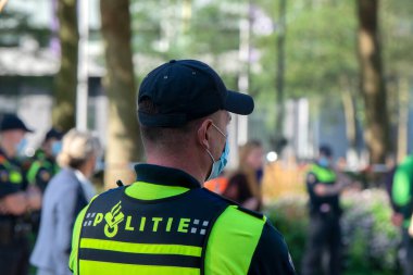 Arka Taraftaki Polis Teşkilatı Göstericileri Koruyor Amsterdam Güney Hollanda 21-9-2020 İsyan İmha Gösterisi