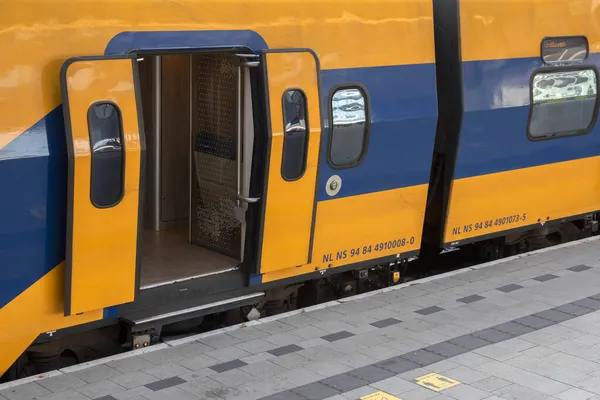 Intercitytåg Vid Centralstationen Utrecht Nederländerna 2020 — Stockfoto