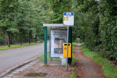 Otobüs durağı Berg En Bosch Bilthoven 'da Hollanda 7-10-2020