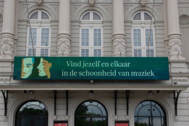  Amsterdam 'daki Billboard Moco Müzesi Hollanda 10-6-2020