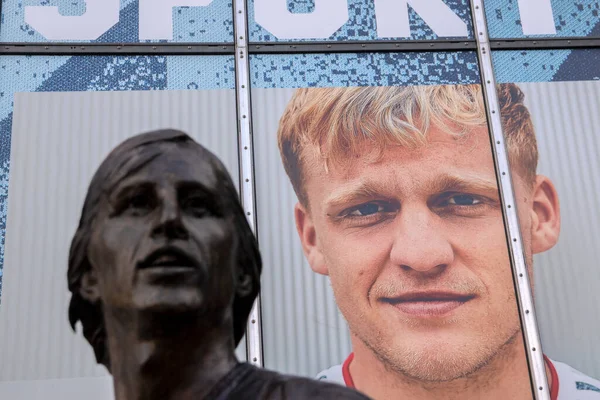 Close New Johan Cruyff Statue Johan Cruyff Arena Amsterdam Нідерланди — стокове фото