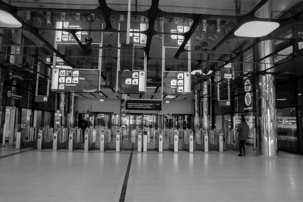 Tore Hauptbahnhof Amsterdam Niederlande 2020 — Stockfoto