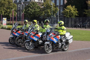 Amsterdam 19-9-2020 'de Motors' ta Polis Adamları Grubu