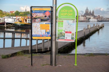 Hollanda 7-9-2020 'de Amsterdam' da Kanal Gezisi Tabelasından Atla