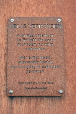 Hollanda 25-9-2020 tarihli Bilthoven tren istasyonunda yeni bir plaka.