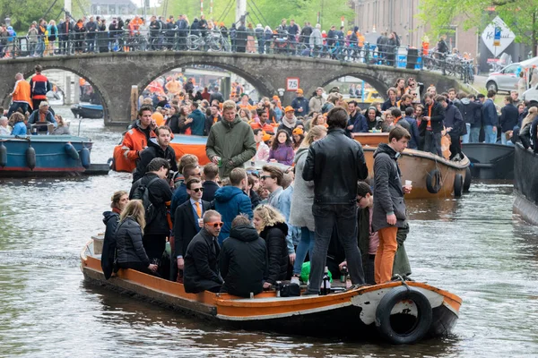 Feesten Boten Koningsdag Amsterdam Nederland 2019Feesten Boten Koningsdag Amsterdam Nederland — Stockfoto
