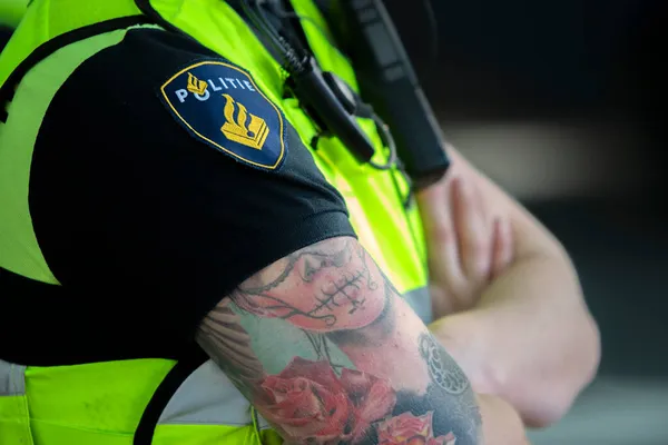 Mulher Policial Com Tatuagens Amsterdã Holanda 2020 — Fotografia de Stock