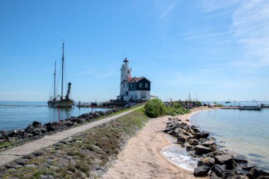 Deniz fenerindeki yürüyüş yolu Hollanda 'yı işaretliyor 6-8-2020