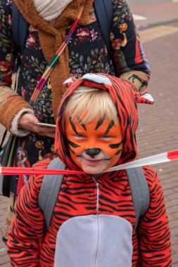 Hollanda 2019, Amsterdam 'daki Yok Olma İsyanı' nın İklim Gösterisinde Çocuk Protestocuları