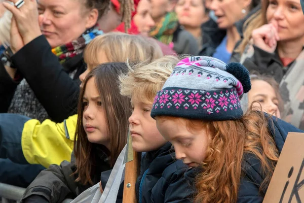 Bambini Che Dimostrano Una Migliore Educazione Piazza Dam Amsterdam Paesi — Foto Stock